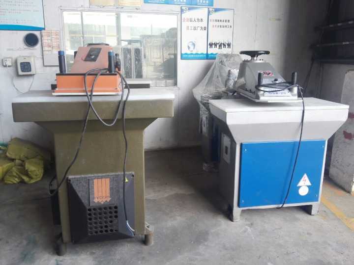 手機(jī)皮套切割機(jī)報(bào)價(jià) 廠家